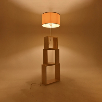 GloboStar® LUMO 201-0071 Μοντέρνο Επιδαπέδιο Φωτιστικό Μονόφωτο 1 x E27 IP20 Μπεζ Ξύλο με Μπεζ Ύφασμα - Μ37 x Π36 x Υ136cm