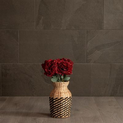 GloboStar® Artificial Garden VERSALLES 21226 Διακοσμητικό Πλεκτό Καλάθι - Κασπώ Γλάστρα - Flower Pot Μπεζ με Μαύρο Π16 x M16 x Υ25cm