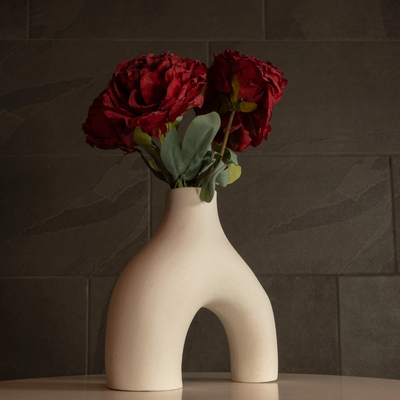 GloboStar® Artificial Garden TOLEDO 21250 Διακοσμητικό Κεραμικό Βάζo Μπεζ Π23 x Μ10 x Υ24 cm