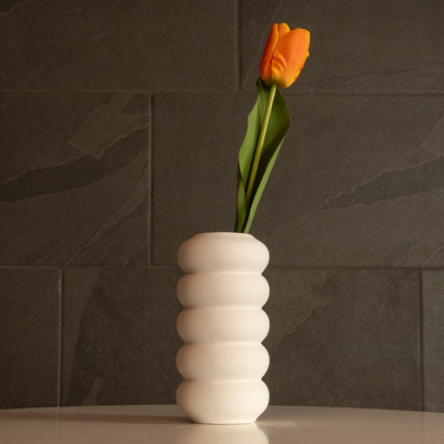 GloboStar® Artificial Garden NOUVEAU 21293 Διακοσμητικό Κεραμικό Βάζo Λευκό Π8 x Μ8 x Υ16cm