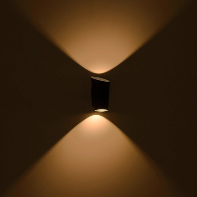 GLOBOSTAR® GANETTI 60671 Μοντέρνο Φωτιστικό Τοίχου - Απλίκα LED 10W 1250lm 60° AC 220-240V Αδιάβροχο IP65 Θερμό Λευκό 2700K - Bridgelux COB Chip & TÜV SÜD Driver - Μαύρο Ματ - Μ9.5 x Π11 x Υ19cm - 5 Χρόνια Εγγύηση