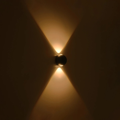 GLOBOSTAR® VEGA 60672 Μοντέρνο Φωτιστικό Τοίχου - Απλίκα LED 6W 750lm 30° AC 220-240V Αδιάβροχο IP65 Θερμό Λευκό 2700K - Bridgelux COB Chip & TÜV SÜD Driver - Μαύρο Ματ - Μ10 x Π7.5 x Υ10cm - 5 Χρόνια Εγγύηση