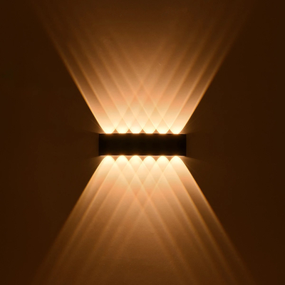 GLOBOSTAR® SIXOAD 60678 Μοντέρνο Φωτιστικό Τοίχου - Απλίκα LED 24W 3000lm 30° AC 220-240V Αδιάβροχο IP65 Θερμό Λευκό 2700K - CREE XPE Chip & TÜV SÜD Driver - Μαύρο Ματ - Μ32 x Π5.5 x Υ8cm - 5 Χρόνια Εγγύηση