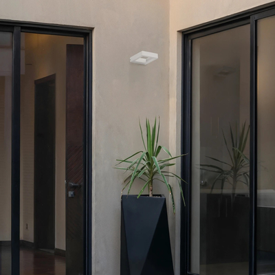 kelvo® AURA KLV-101-0118 Μοντέρνο Φωτιστικό Τοίχου - Απλίκα LED 7W 875lm 45° AC 220-240V Αδιάβροχο IP65 Θερμό Λευκό 2700K - Bridgelux COB Chip & TÜV SÜD Driver - Λευκό Ματ - Μ13 x Π15 x Υ4.5cm - 5 Χρόνια Εγγύηση