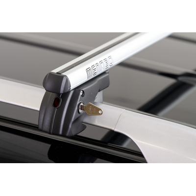 MENABO ΜΠΑΡΕΣ ΟΡΟΦΗΣ ΑΛΟΥΜΙΝΙΟΥ SHERMAN XL SILVER 135 cm ΣΕ ΑΣΗΜΙ ΧΡΩΜΑ ΓΙΑ Land Rover Freelander 2 (L359) 5 doors 2007>2015 ΜΕ RAISED RAILS (Παράλληλες Μπάρες με Κενό) - 2 ΤΕΜ. (9470/MB)
