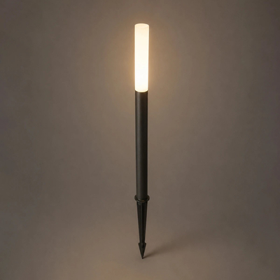 GLOBOSTAR® REED GLB-103-0008 Φωτιστικό Κολωνάκι Κήπου με Καρφωτή Βάση LED 5W 450lm 360° DC 24V Αδιάβροχο IP65 Θερμό Λευκό 2700K - Sanan SMD Chip - Μαύρο Ματ - Μ3 x Π3 x Υ65cm - 3 Χρόνια Εγγύηση