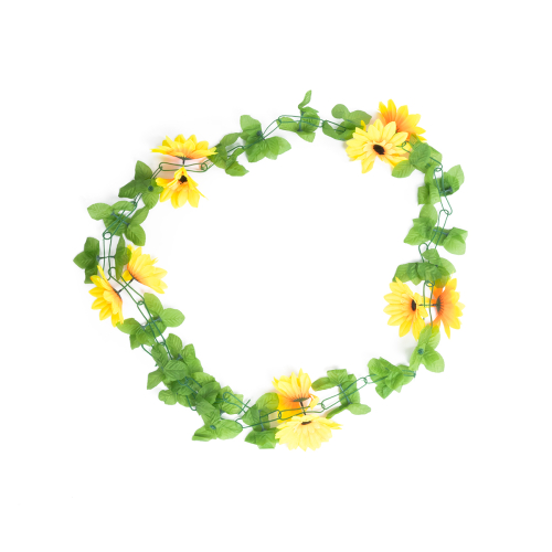 GloboStar® 78115 Τεχνητό Κρεμαστό Φυτό Διακοσμητική Γιρλάντα Λουλουδιών με 10 Κίτρινα Ηλιοτρόπια & Πράσινο Φύλλωμα Μ12 x Π12 x Υ250cm
