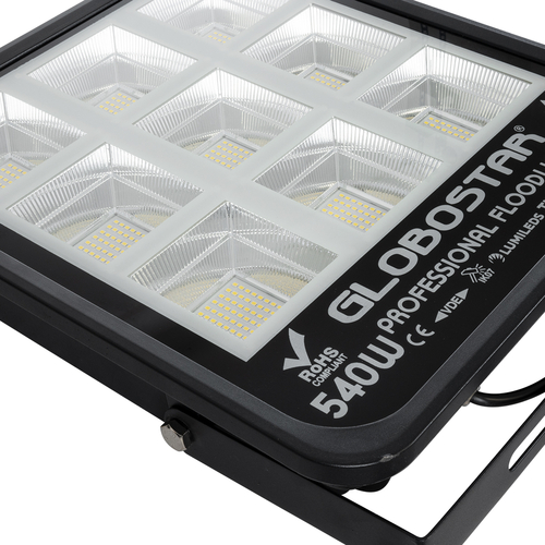 GloboStar® TITAN 61436 Επαγγελματικός Προβολέας για Γήπεδα Tennis & Ποδοσφαίρου 5x5 LED 540W 67500lm 60°x90° FishEye AC 220-240V - Αδιάβροχος IP67 - Μ38 x Π8 x Υ42cm - Μαύρο - Φυσικό Λευκό 5000K - LUMILEDS Chips - TÜV Rheinland Certified - 5 Χρόνια Εγγύηση