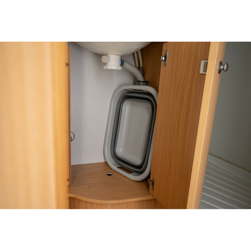 ΛΕΚΑΝΗ ΠΤΥΣΣΟΜΕΝΗ 6,5>24,5cm ΜΕ ΕΝΣΩΜΑΤΩΜΕΝΕΣ ΛΑΒΕΣ ΜΕΤΑΦΟΡΑΣ 8,5LT ΛΕΥΚΟ/ΓΚΡΙ