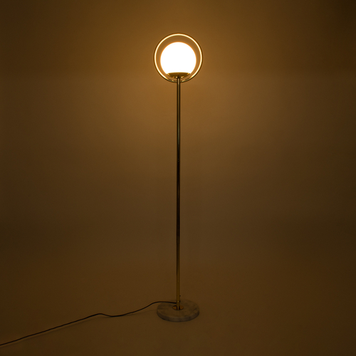 GloboStar® VERSAILLES 01541 Μοντέρνο Επιδαπέδιο Φωτιστικό Μονόφωτο 1 x E27 IP20 Χρυσό Μέταλλο, Λευκό Γυαλί με Γκρι Μάρμαρο - Μ25 x Π25 x Υ150cm