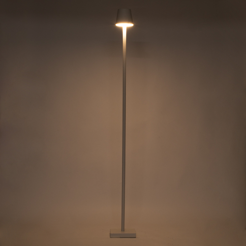 GloboStar® NEGA 60478 Μοντέρνο Επιδαπέδιο Φωτιστικό LED 2.2W 154lm 360° DC 5V IP44 Θερμό Λευκό 2700K Dimmable με Διακόπτη Αφής - Επαναφορτιζόμενο με Μπαταρία Li-ion 4000mAh - Λευκό - Φ10 x Υ135cm - 2 Χρόνια Εγγύηση