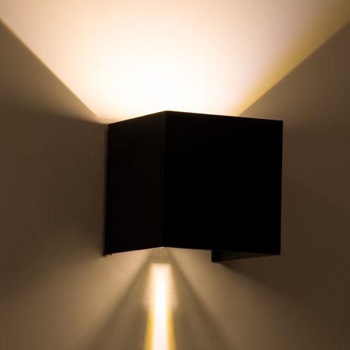 GLOBOSTAR® AXIS-S 60562 Μοντέρνο Φωτιστικό Τοίχου - Απλίκα LED 10W 1150lm 5°/60° AC 220-240V Αδιάβροχο IP65 Θερμό Λευκό 2700K - Bridgelux COB Chip & TÜV SÜD Driver - Μαύρο Ματ - Μ10 x Π10 x Υ10cm - 5 Χρόνια Εγγύηση