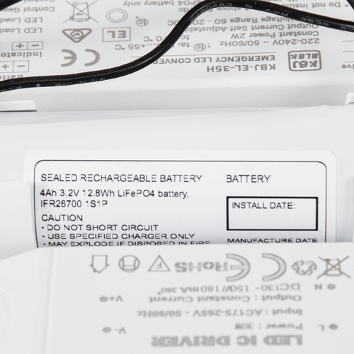 GLOBOSTAR® EMERGANO 60993 Φωτιστικό Πλαφονιέρα Οροφής με Ενσωματωμένο Σύστημα Emergency Li-ion 3450mAh/12.8Wh με Αυτονομία 3hrs LED 30W 2850lm 120° AC 220-240V Αδιάβροχο IP54 Φυσικό Λευκό 4500K - Lumileds SMD Chip - Λευκό Γαλακτερό - Μ38 x Π38 x Υ5.3cm - 3 Χρόνια Εγγύηση