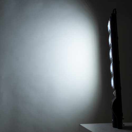 GloboStar® STREETA 85345 Professional LED Solar Street Light Αυτόνομο Ηλιακό Φωτιστικό Δρόμου 150W 1500lm 240 x LED SMD 5730 με Ενσωματωμένο Φωτοβολταϊκό Panel 6V 18W & Επαναφορτιζόμενη Μπαταρία Li-ion 3.2V 20000mAh με Αισθητήρα Ημέρας-Νύχτας & PIR Αισθητήρα Κίνησης - Αδιάβροχο IP65 - Ψυχρό Λευκό 6000K - Μ25 x Π6 x Υ83cm - 2 Years Warranty