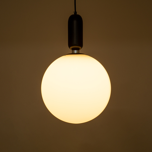 GLOBOSTAR® ESTETICO 61496 Μοντέρνο Κρεμαστό Φωτιστικό Οροφής με Ντουί 1 x E27 AC 220-240V IP20 - Λευκό & Μαύρο - Μ30 x Π30 x Υ48cm