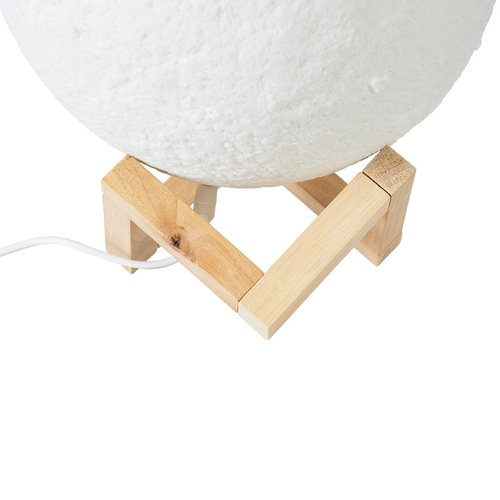 GloboStar® MOON 79607-S Επιτραπέζιο Φωτιστικό LED 3W 150lm 360° DC 5V IP20 RGB Dimmable Λευκό Πλαστικό με Μπεζ Ξύλο - Λειτουργία μόνο σε ρεύμα, χωρίς μπαταρίες - Μ20 x Π20 x Υ23cm - 2 Χρόνια Εγγύηση