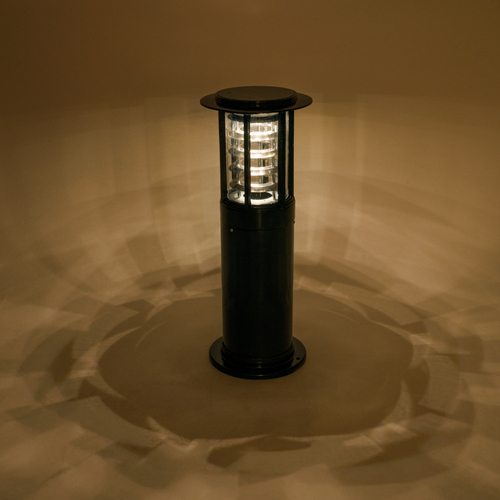 GLOBOSTAR® SOLARMIS 90536 Φωτιστικό Κολωνάκι Κήπου LED 10W 180lm 120° με Ενσωματωμένο Φωτοβολταϊκό Panel 6V 5W & Επαναφορτιζόμενη Μπαταρία Li-ion 3.2V 6000mAh με Αισθητήρα Ημέρας-Νύχτας Αδιάβροχο IP65 All in One CCT 6000K-4500K-2700K - Γκρι Ανθρακί - Μ22 x Π22 x Υ59cm - 2 Χρόνια Εγγύηση