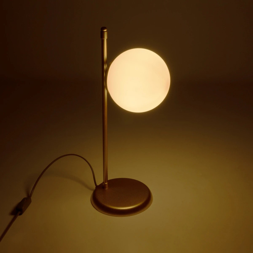 GloboStar® GLOBUS 203-0182 Μοντέρνο Επιτραπέζιο Φωτιστικό Πορτατίφ Μονόφωτο 1 x E27 IP20 Χρυσο Μέταλλο με Λευκό Γυαλί - Μ21 x Π16.5 x Υ45cm