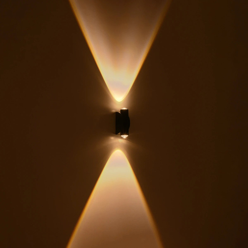 GLOBOSTAR® ARC 60679 Μοντέρνο Φωτιστικό Τοίχου - Απλίκα LED 4W 500lm 30° AC 220-240V Αδιάβροχο IP65 Θερμό Λευκό 2700K - CREE XPE Chip & TÜV SÜD Driver - Μαύρο Ματ - Μ3.5 x Π4.8 x Υ11.5cm - 5 Χρόνια Εγγύηση