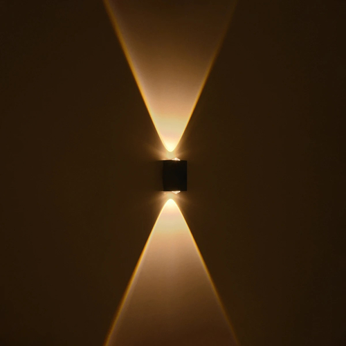 GLOBOSTAR® HIKARI 60685 Μοντέρνο Φωτιστικό Τοίχου - Απλίκα LED 4W 500lm 30° AC 220-240V Αδιάβροχο IP65 Θερμό Λευκό 2700K - CREE XPE Chip & TÜV SÜD Driver - Μαύρο Ματ - Μ6 x Π4 x Υ10.5cm - 5 Χρόνια Εγγύηση