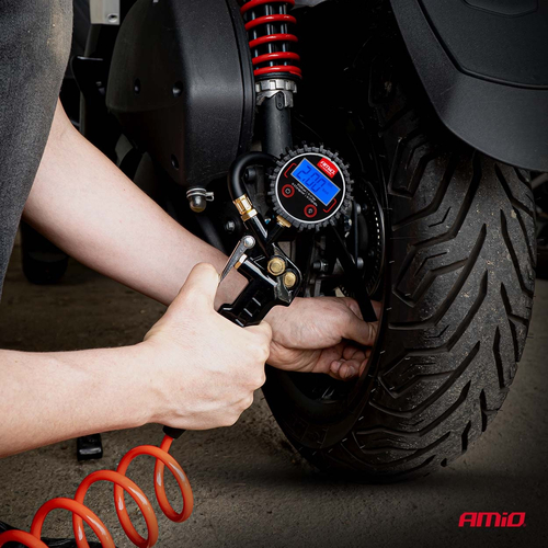 Amio - Επαγγελματικό αερόμετρο φουσκώματος με ψηφιακό μανόμετρο 17 bar – Οθόνη LCD βαλβίδα εκτόνωσης σωλήνας 30cm - 1 τεμ. (04466/AM)