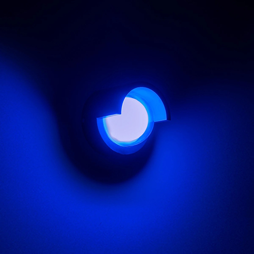 kelvo® NEXA KLV-101-0253 Φωτιστικό Τοίχου / Απλίκα LED 6W 360lm 180° AC 220-240V Αδιάβροχο IP65 Μπλε - Sanan SMD Chip & TÜV SÜD Driver - Μαύρο Ματ - Μ11 x Π9 x Υ11cm - 5 Χρόνια Εγγύηση