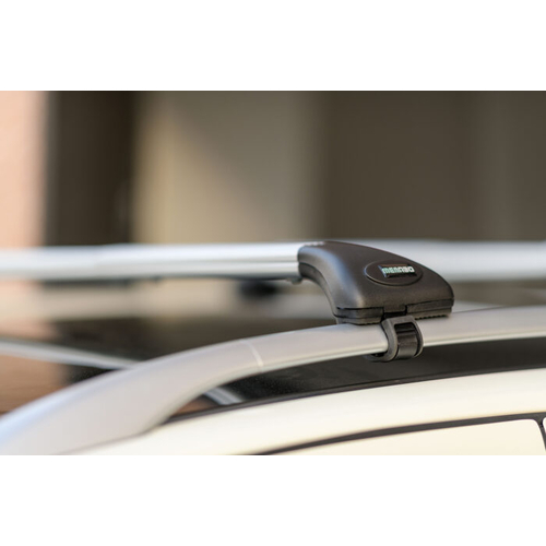 MENABO ΠΤΥΣΣΟΜΕΝΕΣ ΜΠΑΡΕΣ ΟΡΟΦΗΣ ΑΛΟΥΜΙΝΙΟΥ ARIETE 81.5-119.5 cm ΣΕ ΑΣΗΜΙ ΧΡΩΜΑ ΓΙΑ Fiat Doblo II 2010>2022 ΜΕ RAISED RAILS 5.5 cm max - 2 ΤΕΜ. (12050/MB)