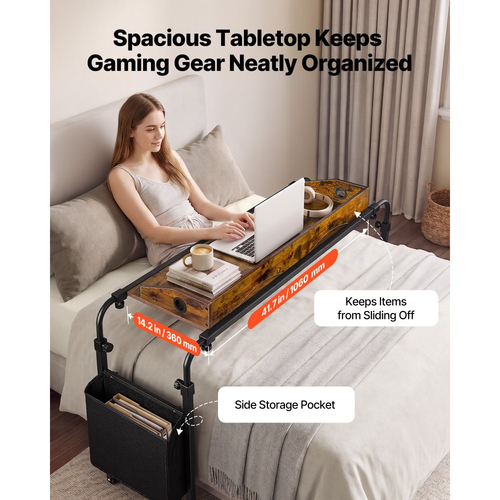VEVOR Τραπέζι Κρεβατιού 1060 x 360 mm Κινητό Γραφείο Κρεβατιού με Περιστρεφόμενους Τροχούς, για Υπνοδωμάτιο, Σαλόνι, Γραφείο, Ρυθμιζόμενο Ύψος & Μήκος, Τροχαίο Τραπέζι με Πλαϊνή Θήκη Αποθήκευσης & Υπερυψωμένη Άκρη, Καφέ
